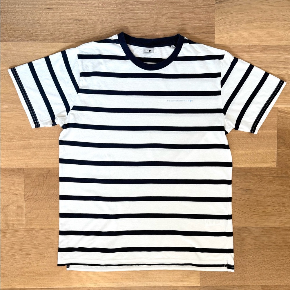 NN07 Striped White and Blue T-Shirt Size Medium